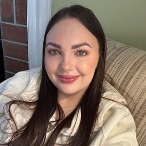 Meet your Posher, Savannah